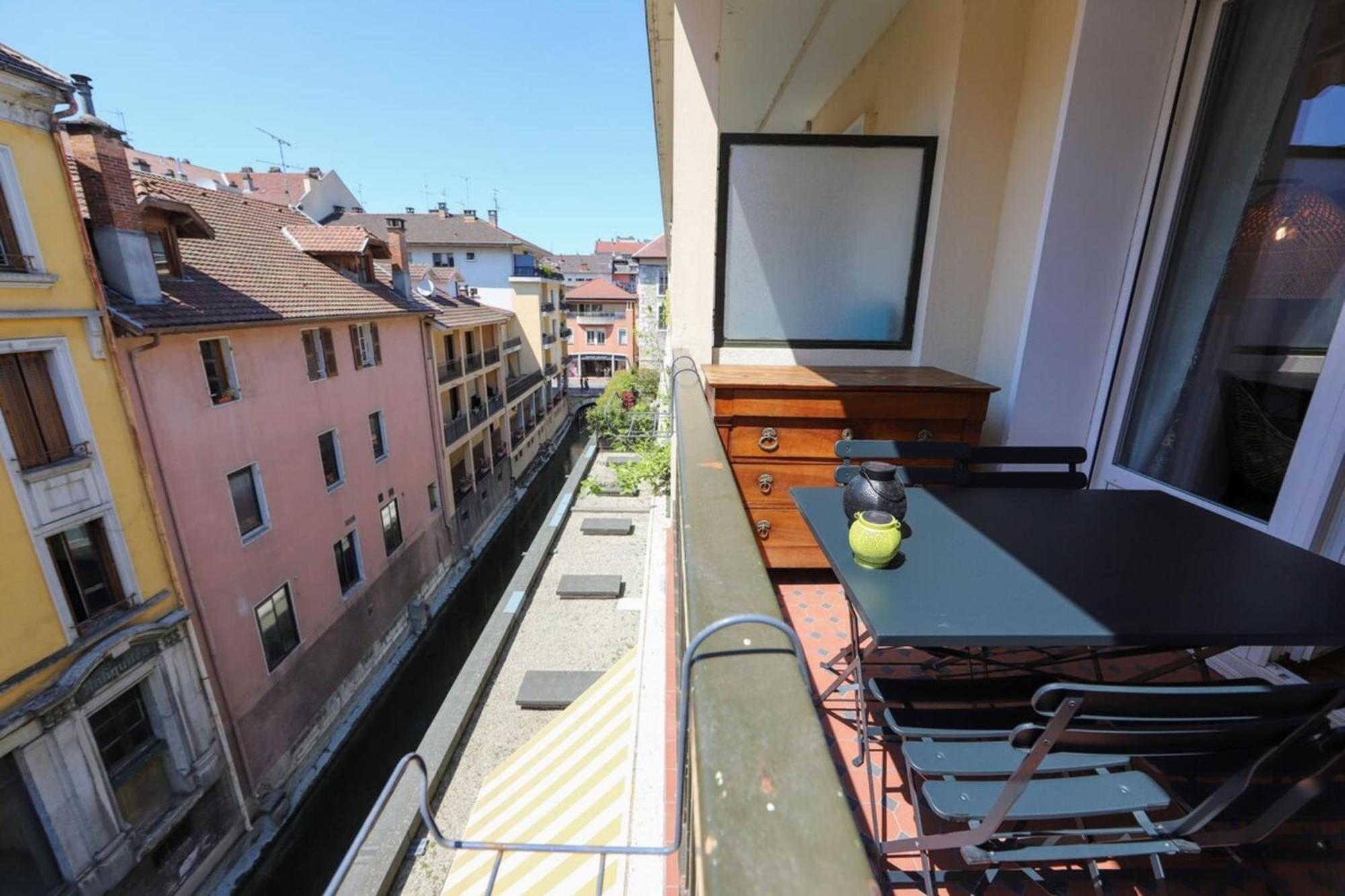 Cozy Along The River - Downtown & Terrace - 4 Apartment
