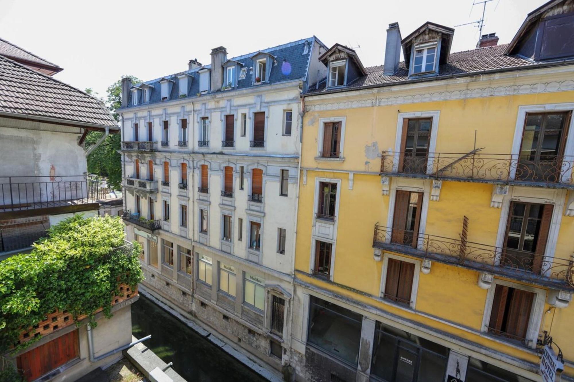 Cozy Along The River - Downtown & Terrace - 4 Apartment